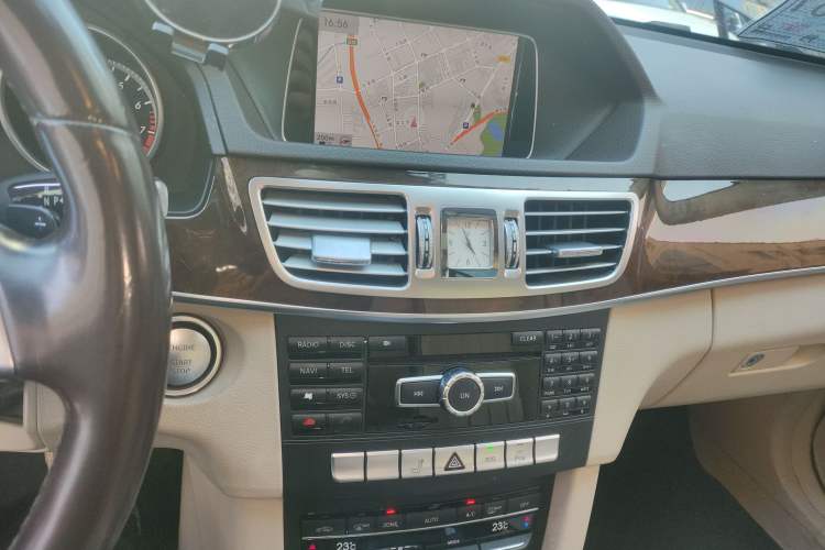 Used Mercedes-Benz E-Class 2015 E 260 L
