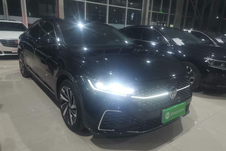 Used Volkswagen Passat 2022 330TSI Starry Luxury Edition – Exclusive Special Edition