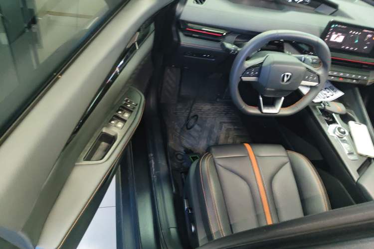 Used CHANGAN UNI-V 2024 1.5T Prestige Edition Driver Seat
