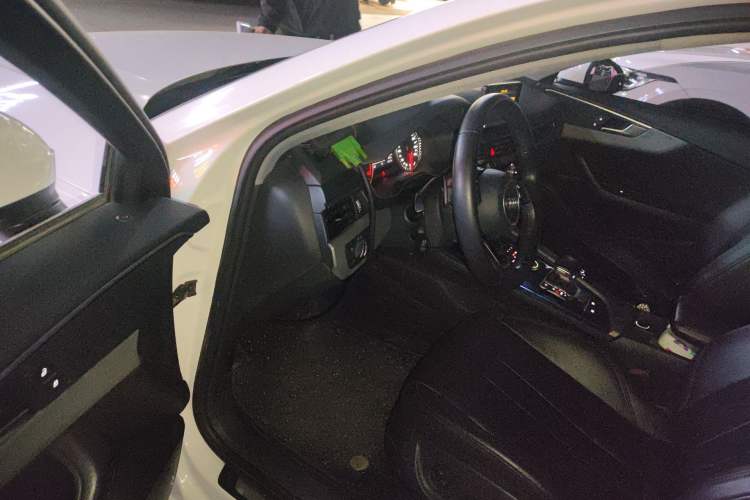 Used Audi A4L 2017 40 TFSI Ambition Edition