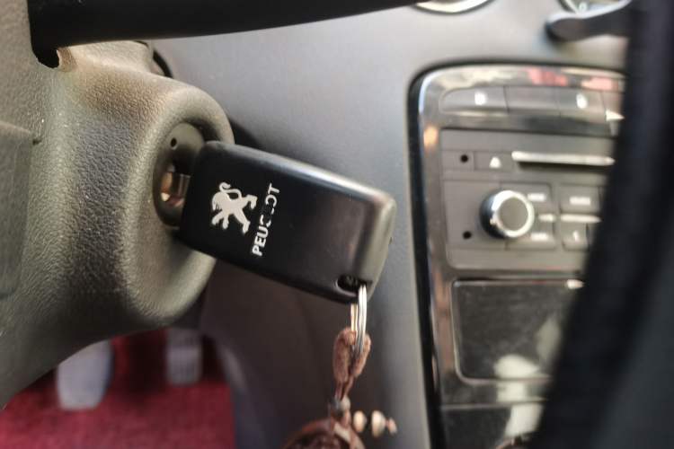 Used Peugeot 408 2013 1.6L Manual Comfort Edition
