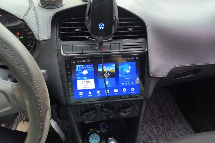 Used Volkswagen Polo 2016 1.4L Automatic Trendy Model Audio And AC Panel