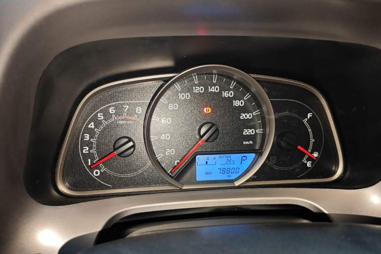 Used Toyota RAV4 2019 2.0L CVT Two-Wheel Drive Luxury Version China VI Standard
