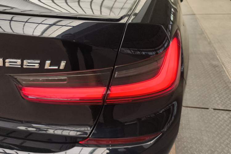 Used BMW 3 Series 2022 Restyled 325Li M Sport Night Edition Package Right Rear Taillight