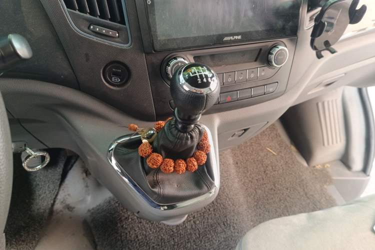 Used Foton Toano 2023 Urban Edition Van 2.0T Manual Short Wheelbase Mid-Height Roof Rear Single Tire 3-Seater Gear Lever