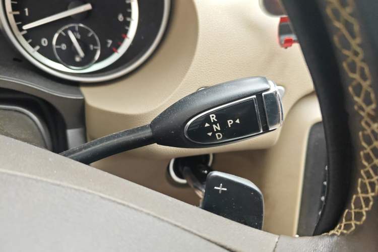 Used Mercedes-Benz R-Class 2011 R 300 L Business Model Gear Lever