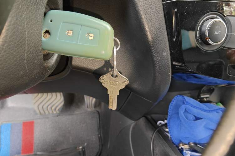 Used Nissan Qashqai 2016 2.0L CVT Elite Edition Vehicle Key