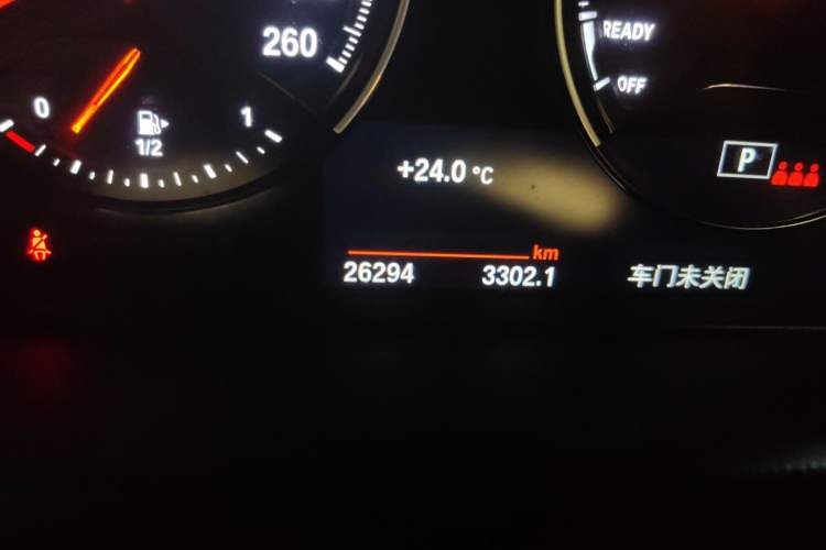 Used BMW X2 2022 sDrive25i Midnight Edition Odometer Close Up