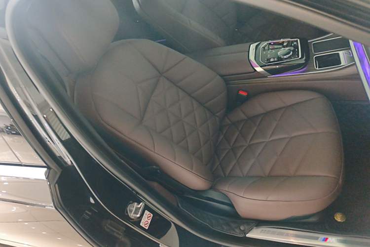 Used BMW 7 Series 2023 735Li M Sport Package