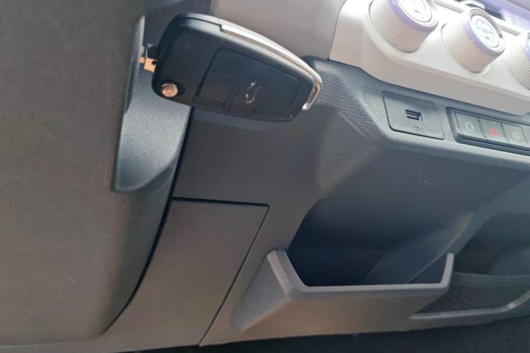 Used Chery New Energy QQ Ice Cream 2022 170km Sundae Phosphate Lithium-Ion