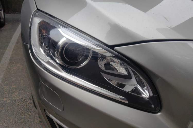 Used Volvo S60 2016 S60L T5 Intelligent Drive Edition Right Front Headlight