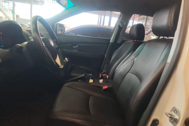 Used BYD S6 2014 2.0L Manual Luxury 5-Seater