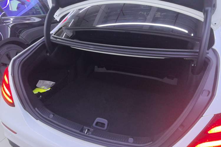 Used Mercedes-Benz E-Class 2020 Facelift E 260 L Sport Edition
