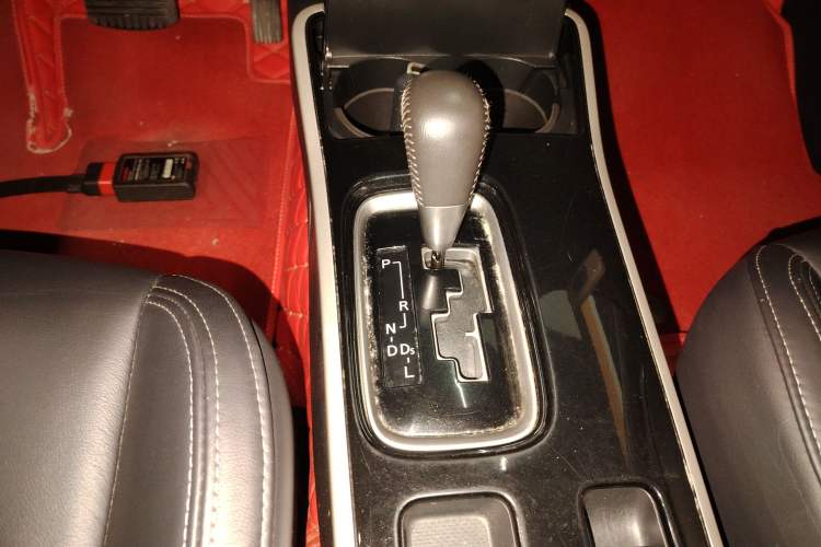 Used Mitsubishi Outlander 2019 2.0L Two-Wheel Drive Comfort Edition 5 Seats China VI Standard