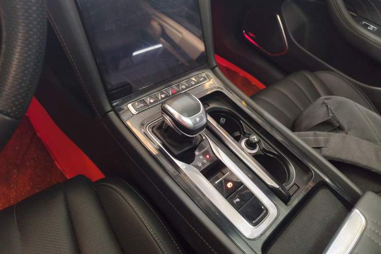 Used Hongqi H5 2024 1.5T DCT Smart Connect Flagship Edition Gear Lever