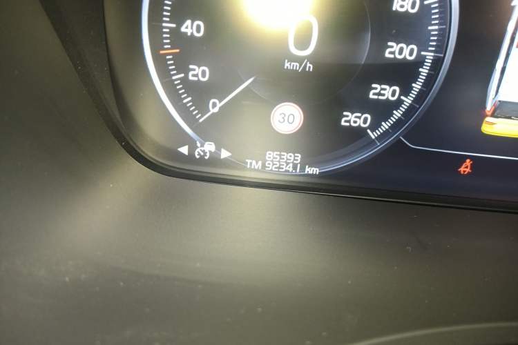 Used Volvo V90 2020 Cross Country T5 AWD Prestige Edition Odometer Close Up