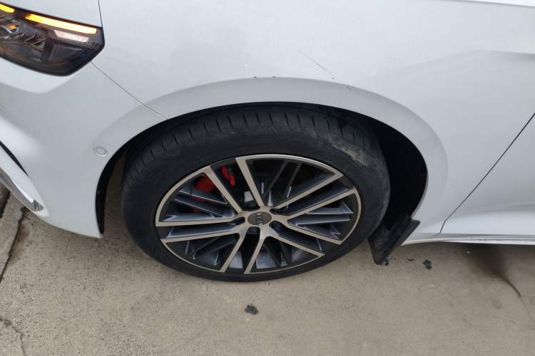 Used Geely Auto Preface 2021 Revised Version 2.0TD Luxury Edition Left Front Wheel Hub