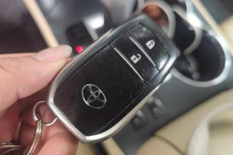 Used Toyota Highlander 2017 2.0T Four-Wheel Drive Luxury Edition 7 Seats