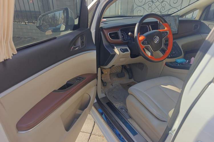 Used Buick GL8 2018 28T Comfort Model China VI Standard