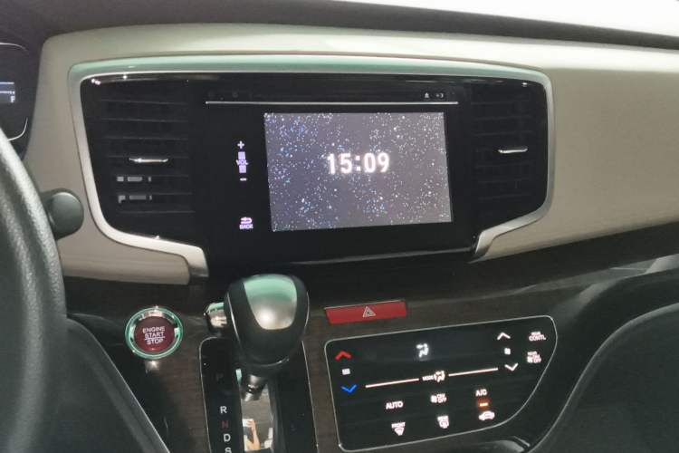 Used Honda Odyssey 2017 2.4L Luxury Edition Audio And AC Panel