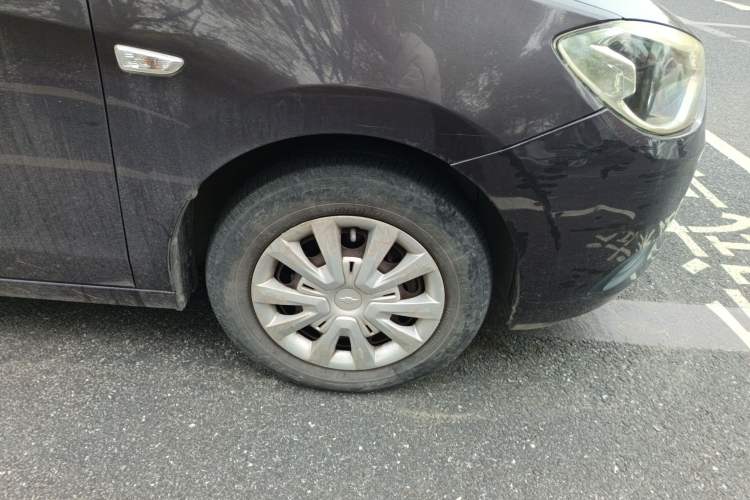 Used Chevrolet Lova RV 2016 1.5L Automatic Comfort Edition Right Front Wheel Hub