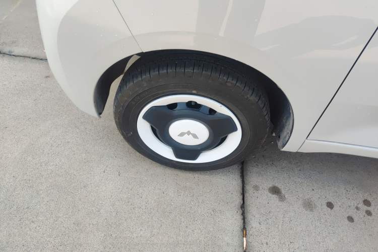 Used Wuling Hongguang MINIEV 2024 3rd Generation 215km Youth Edition Left Front Wheel Hub