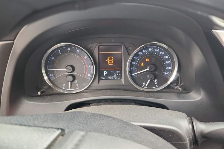 Used Toyota Corolla 2017 Revised Version 1.2T S-CVT GL-i Odometer Close Up