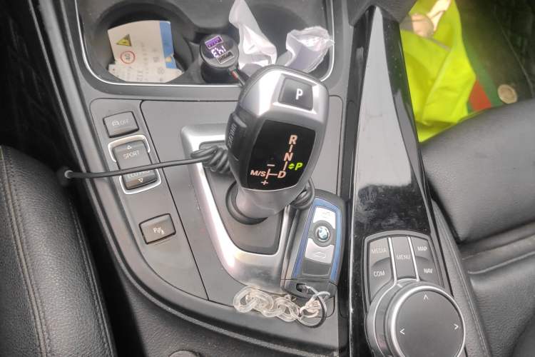 Used BMW 3 Series GT 2019 320i M Sport Package Gear Lever