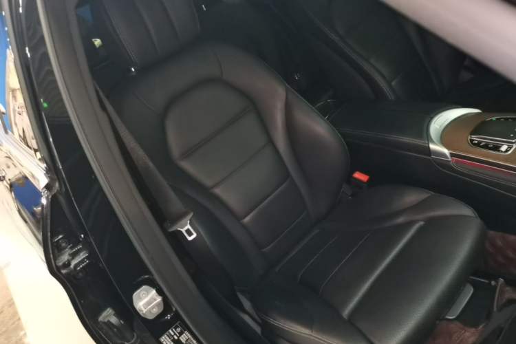 Used Mercedes-Benz GLC 2020 GLC 260 L 4MATIC Luxury Model
