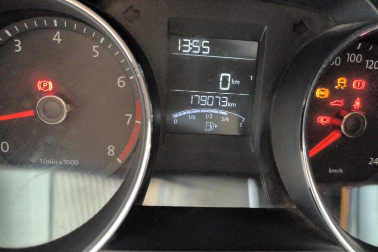 Used Volkswagen Bora 2013 1.6L Manual Fashion Edition Odometer Close Up