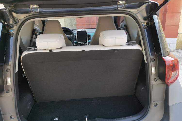 Used Chery QQ Little Ant 2021 150 000 Yuan "Ant Fan" Edition New Ant Cool Version Lithium-Ion Battery Trunk