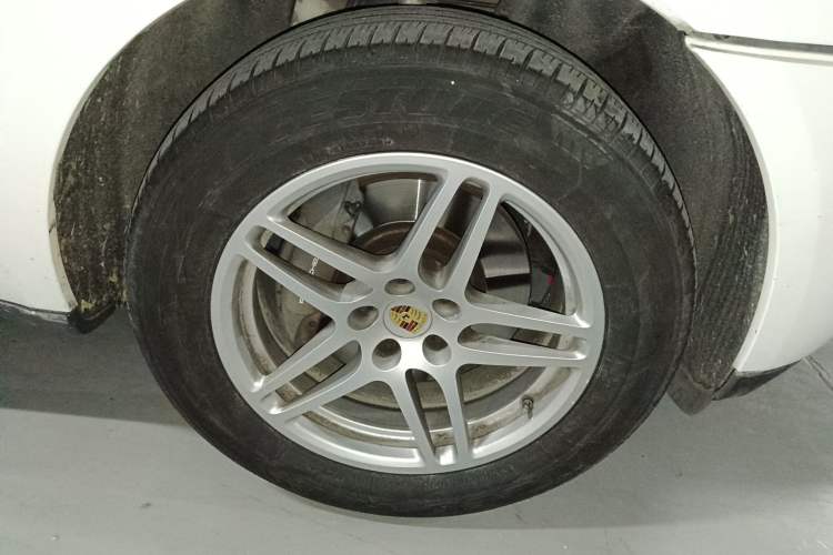 Used Porsche Macan 2017 Macan 2.0T Right Front Wheel Hub