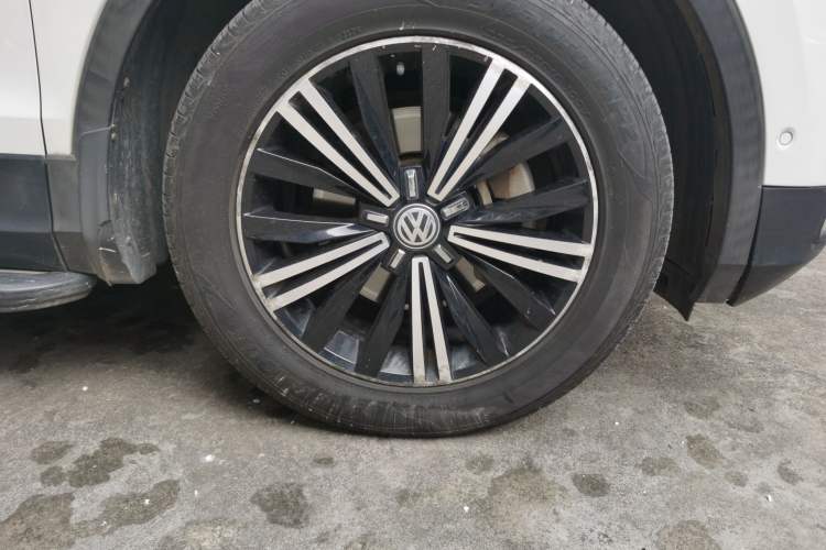 Used Volkswagen Tiguan L 2018 330TSI Automatic Two-Wheel Drive Flagship Edition Right Front Wheel Hub
