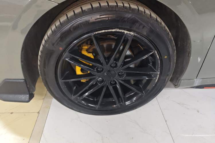 Used Geely Auto Binray 2022 Binrui COOL 1.5T DCT Electric Edition Left Front Wheel Hub