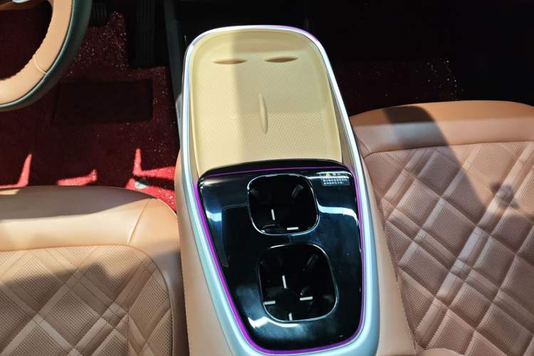 Used CHANGAN NEVO A07 2024 All-Electric "True Fragrance" Edition 710 Flagship Model Gear Lever