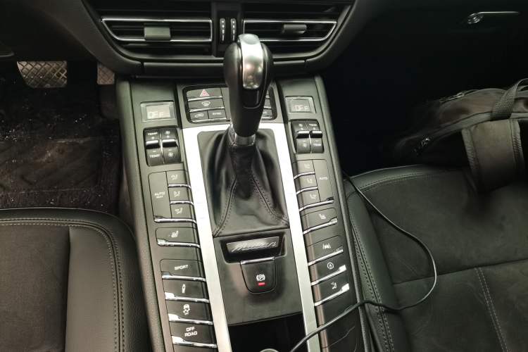 Used Porsche Macan 2021 Macan 2.0T Gear Lever