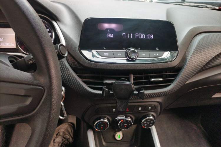 Used Chevrolet Cavalier 2022 325T Automatic Enjoyment Edition Audio And AC Panel