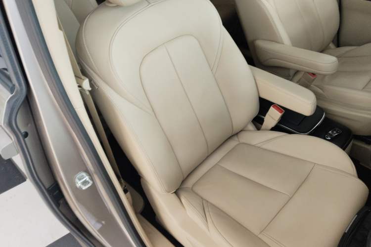 Used Buick GL8 2022 ES Landtrek 653T Luxury Edition
