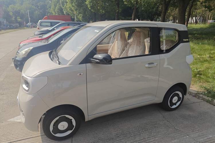 Used Wuling Hongguang MINIEV 2024 3rd Generation 215km Youth Edition