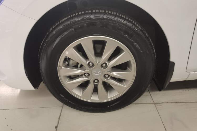 Used Hyundai Celesta 2020 1.6L Automatic GL Enjoyable Edition Left Front Wheel Hub