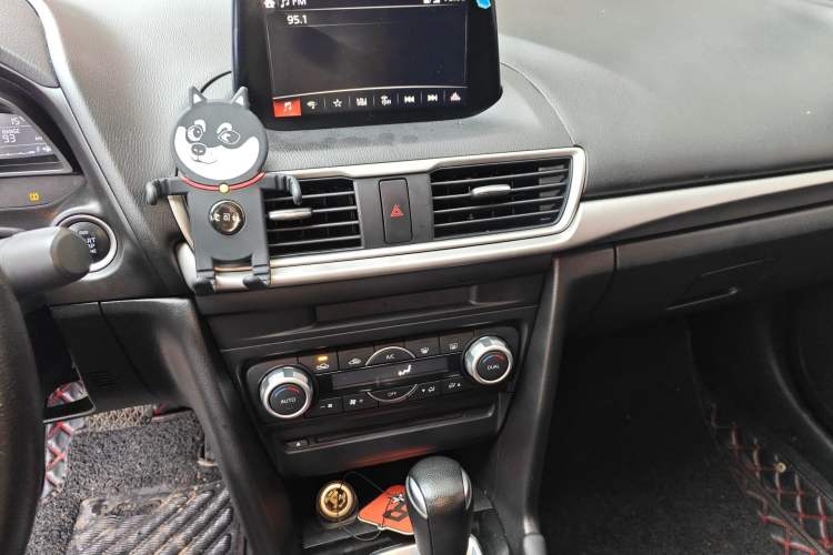 Used Mazda 3 Axela 2019 Cloud-Controlled Version Sedan 1.5L Automatic Luxury Trim China V Standard