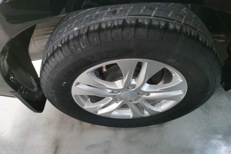 Used Haval M6 2019 1.5T DCT Two-Wheel Drive Elite Version China VI Standard Exterior 5