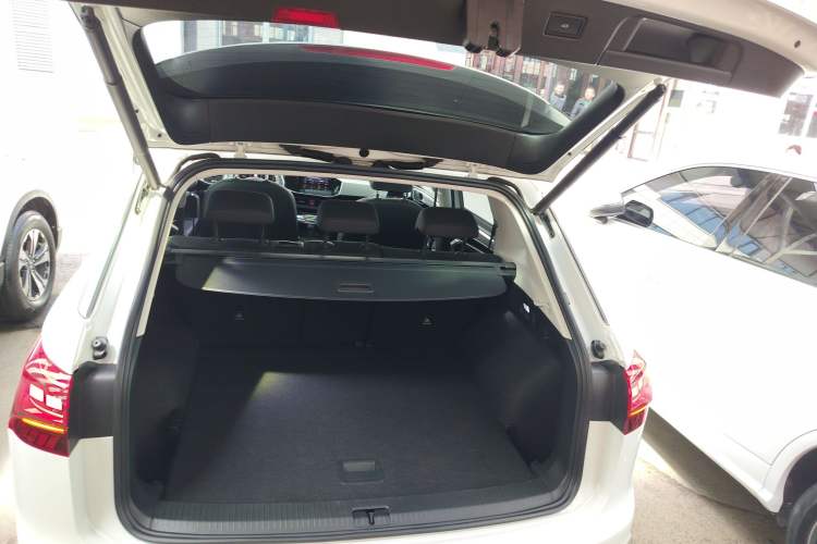 Used Volkswagen Tayron 2022 330TSI Two-Wheel Drive Luxury Smart Connectivity Version