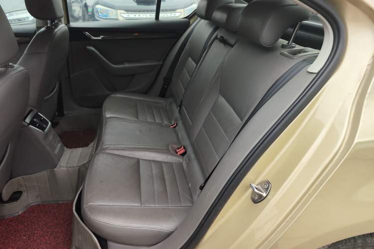 Used Skoda Octavia 2015 1.6L Manual Yijun Edition Left Rear Seat