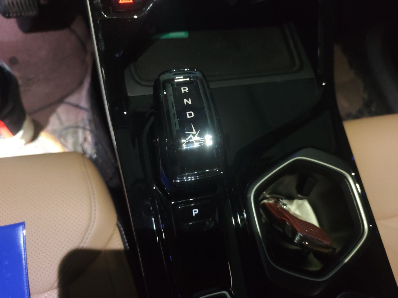 Geely Auto FX11 2023 1.5TD DCT Prestige Edition — снимка 14