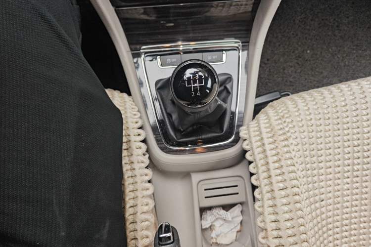 Used Volkswagen Gran Lavida 2013 1.6L Manual Comfort Model