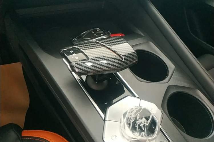 Used CHANGAN UNI-V 2024 1.5T High-Energy Version Gear Lever