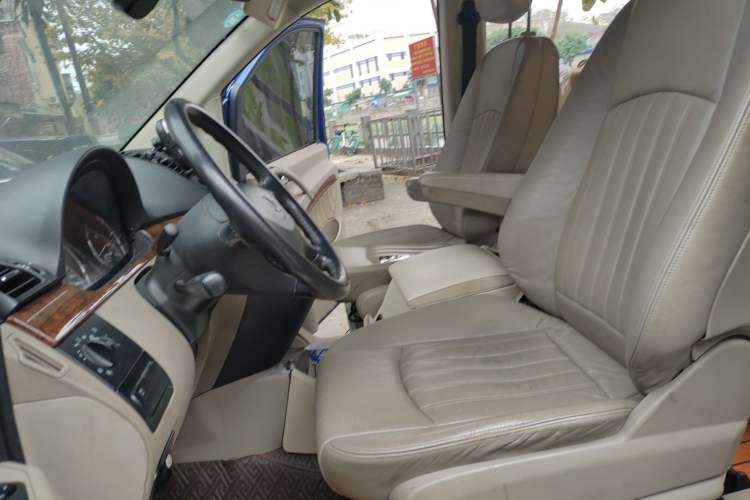 Used Mercedes-Benz Viano 2011 2.5L Navigator Edition
