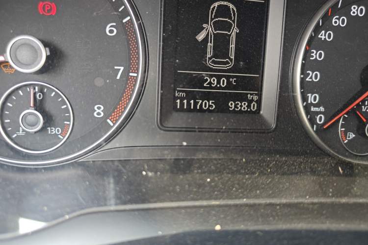 Used Volkswagen Golf 2011 1.4TSI Cross Golf Odometer Close Up