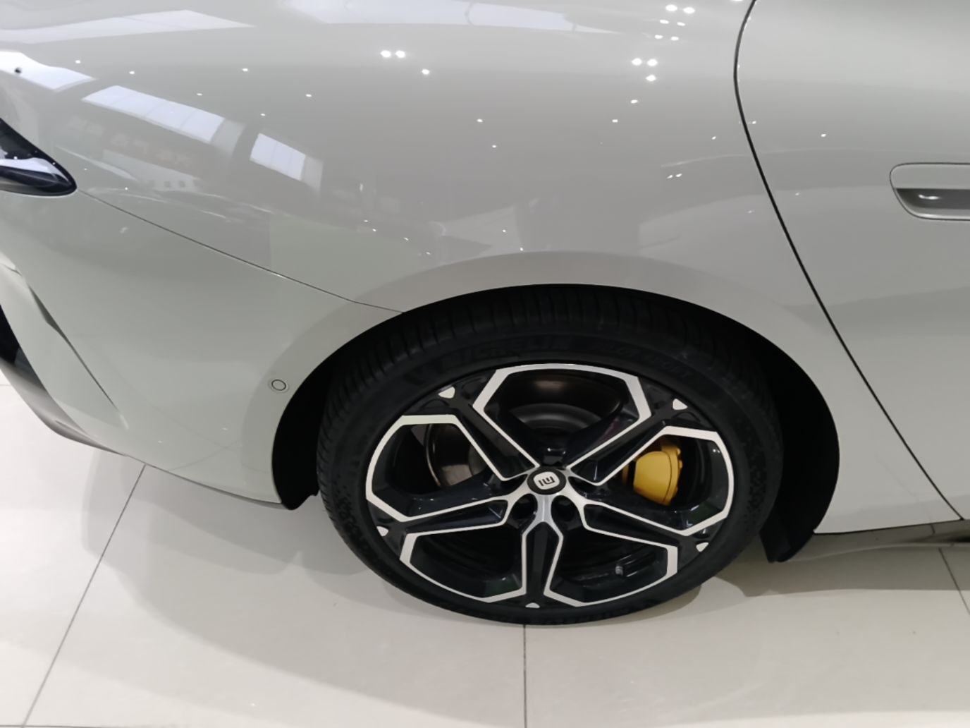 Xiaomi Auto SU7 2024 Rear-Drive Ultra-Long Range Advanced Pro-Level Intelligent Driving Version — снимка 11